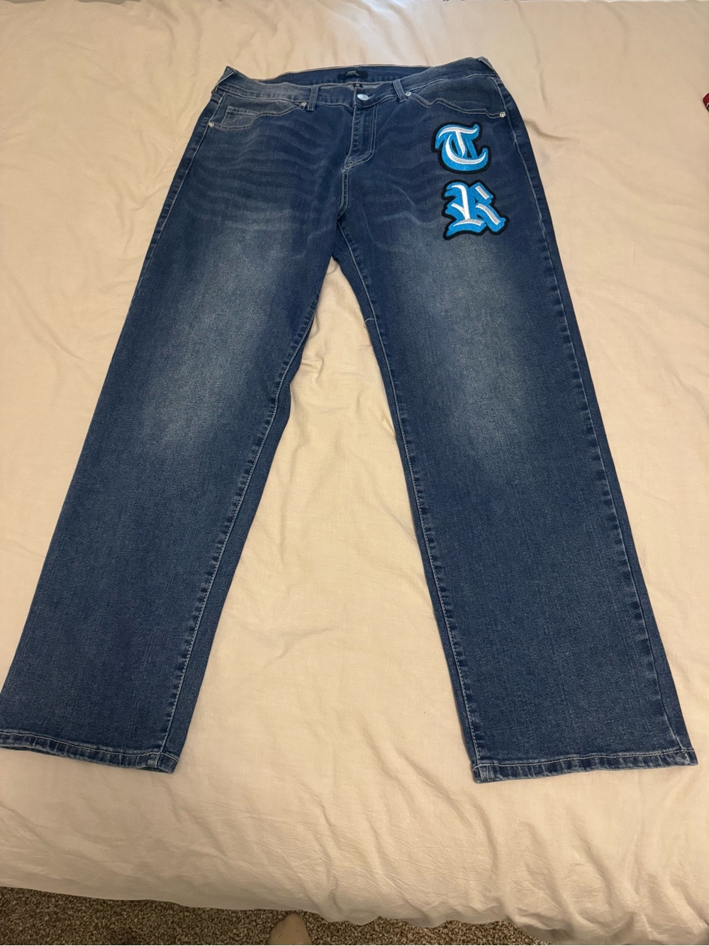 True Religion Bobby Appliqué Relaxed Baggy Jeans NWT 34x32 Varsity Patches